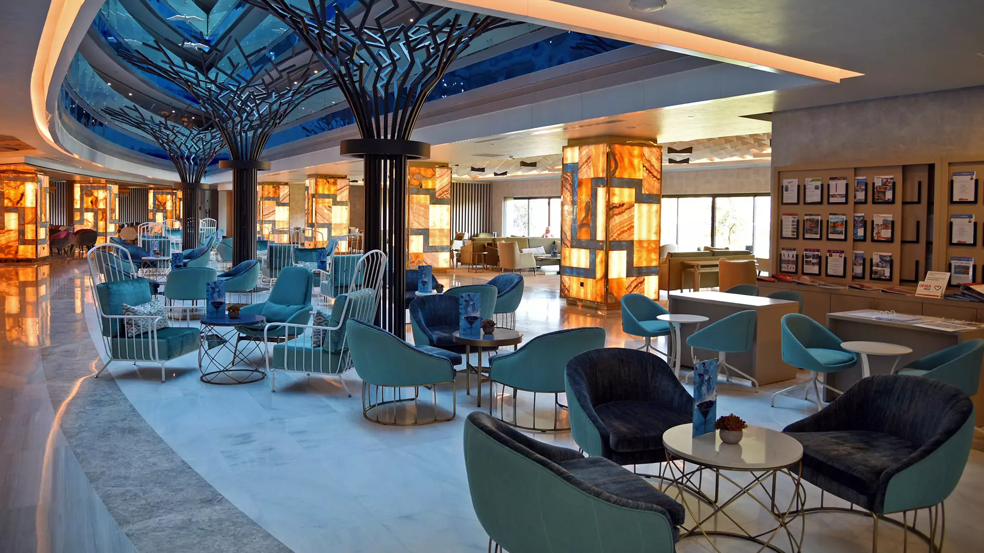 نشیمن هتل رویال وینگز آنتالیا